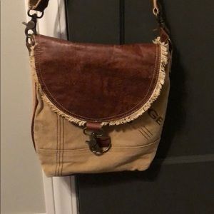 Women’s crossbody